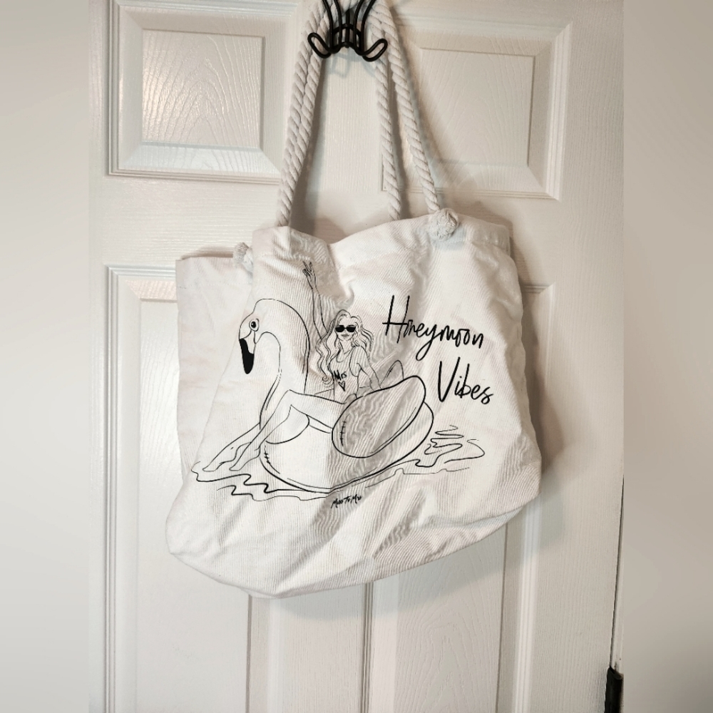 White Honeymoon Vibes tote